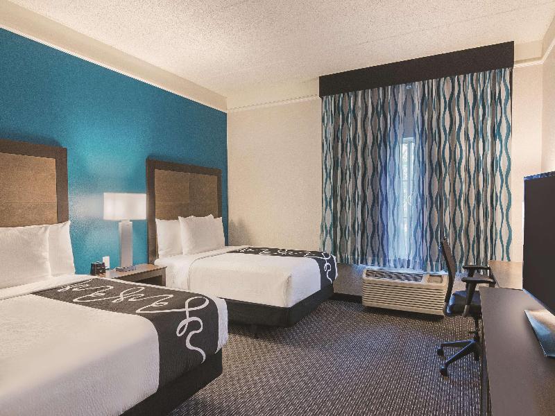 La Quinta Inn & Suites Orlando UCF image
