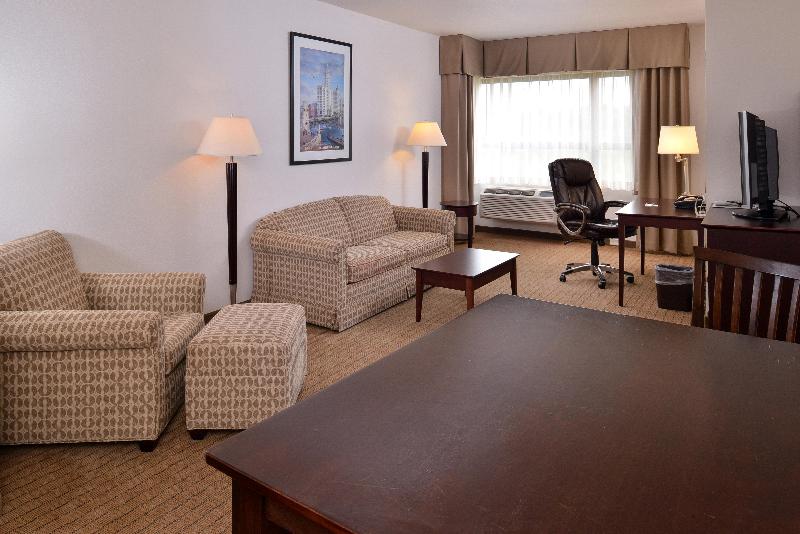 Holiday Inn Madison at the American Center image