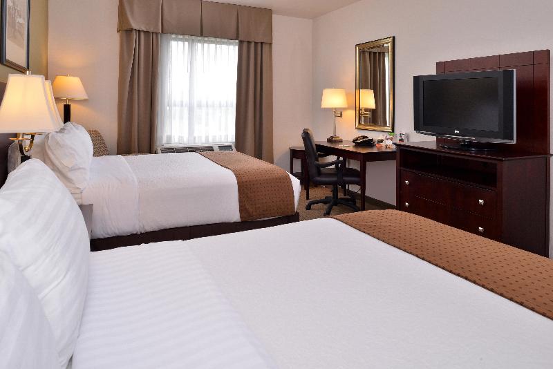 Holiday Inn Madison at the American Center image