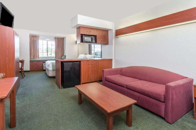 Microtel Inn & Suites By Wyndham Marianna image