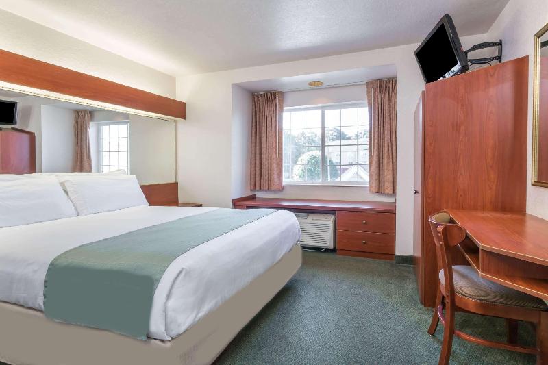 Microtel Inn & Suites By Wyndham Marianna image