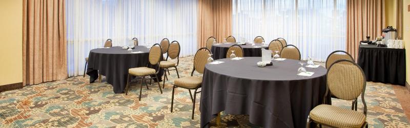 Holiday Inn Country Club Plaza
