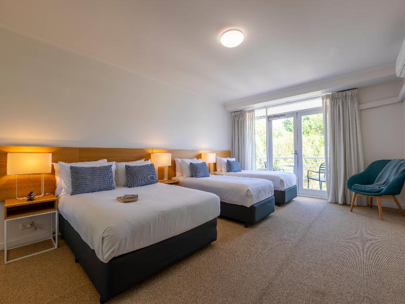 MainStay Suites Williamstown image