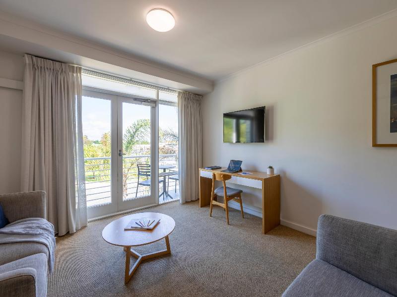 MainStay Suites Williamstown image