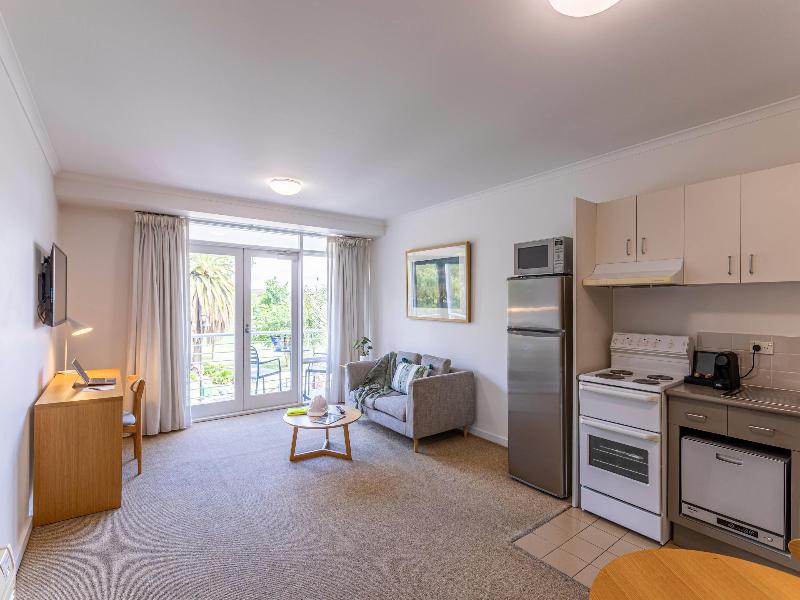 MainStay Suites Williamstown image