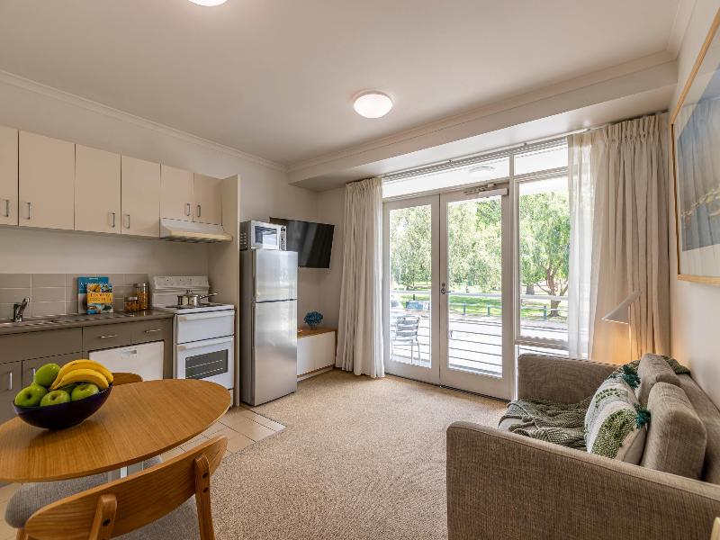 MainStay Suites Williamstown image