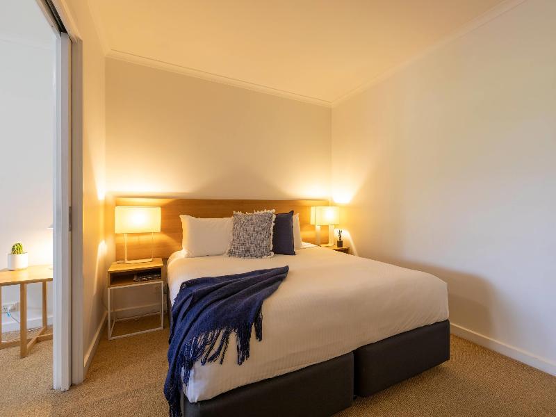 MainStay Suites Williamstown image