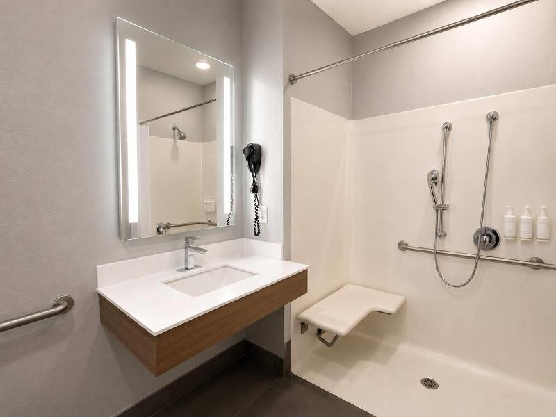 Microtel Inn & Suites By Wyndham Macon image