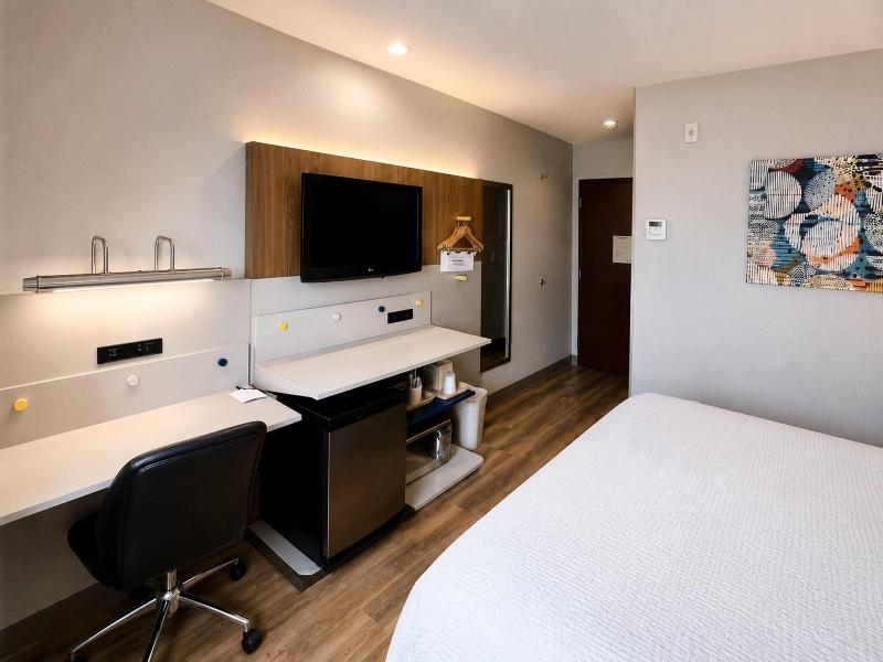 Microtel Inn & Suites By Wyndham Macon image