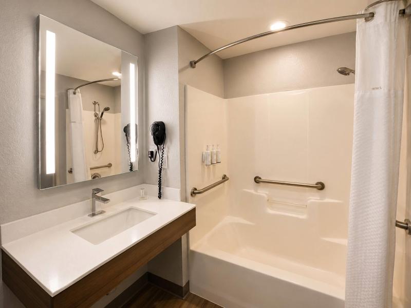 Microtel Inn & Suites By Wyndham Macon image