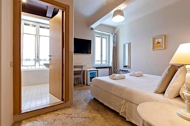 Hotel Broletto image