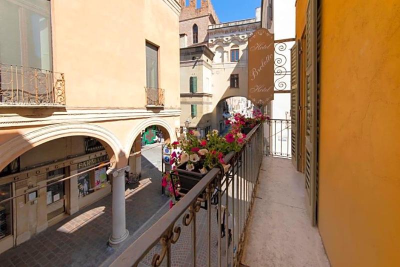 Hotel Broletto image