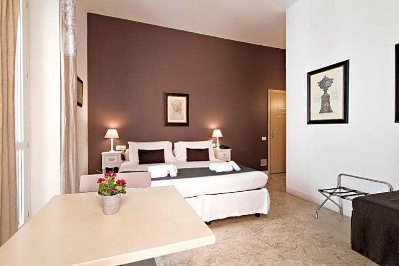 Hotel Broletto image