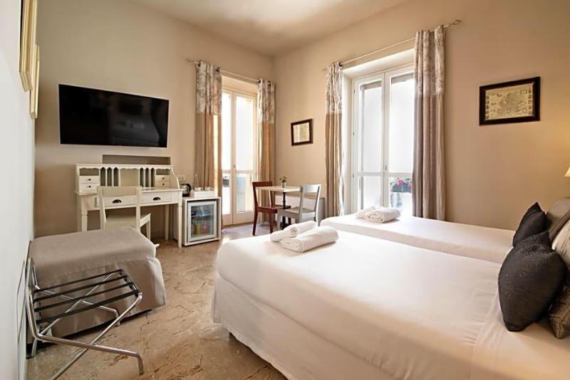 Hotel Broletto image
