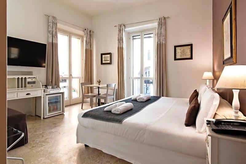 Hotel Broletto image