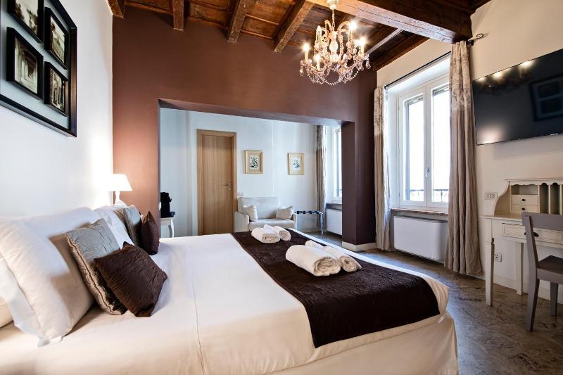 Hotel Broletto image