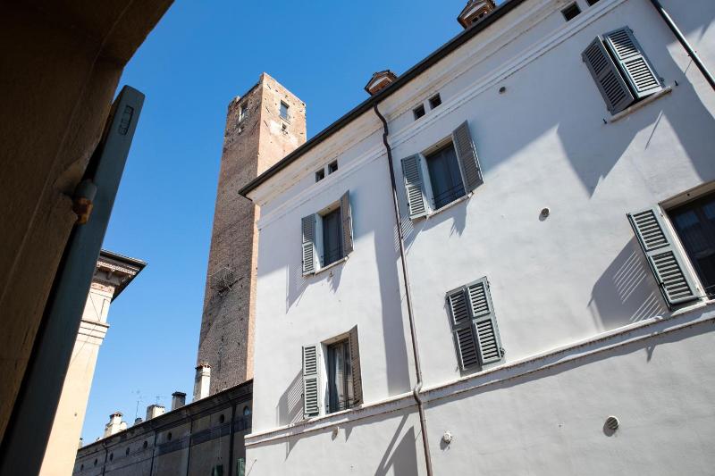 Hotel Broletto image