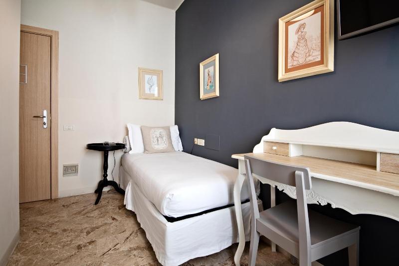 Hotel Broletto image