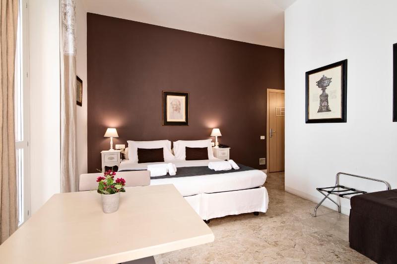 Hotel Broletto image