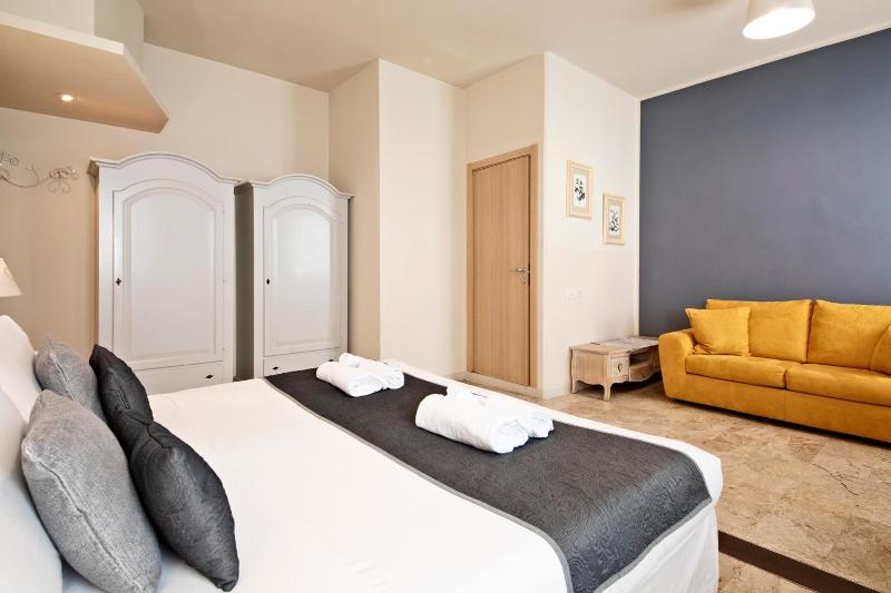 Hotel Broletto image