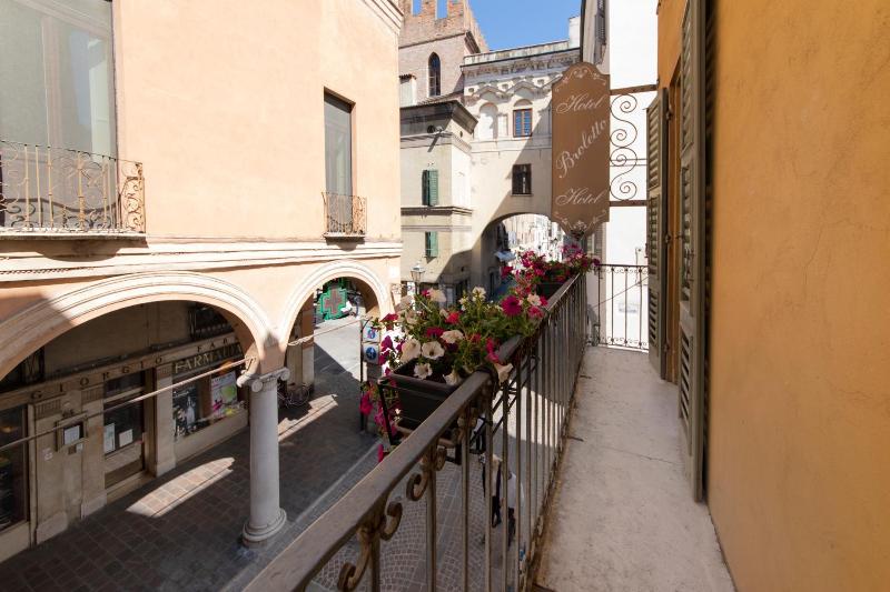 Hotel Broletto image