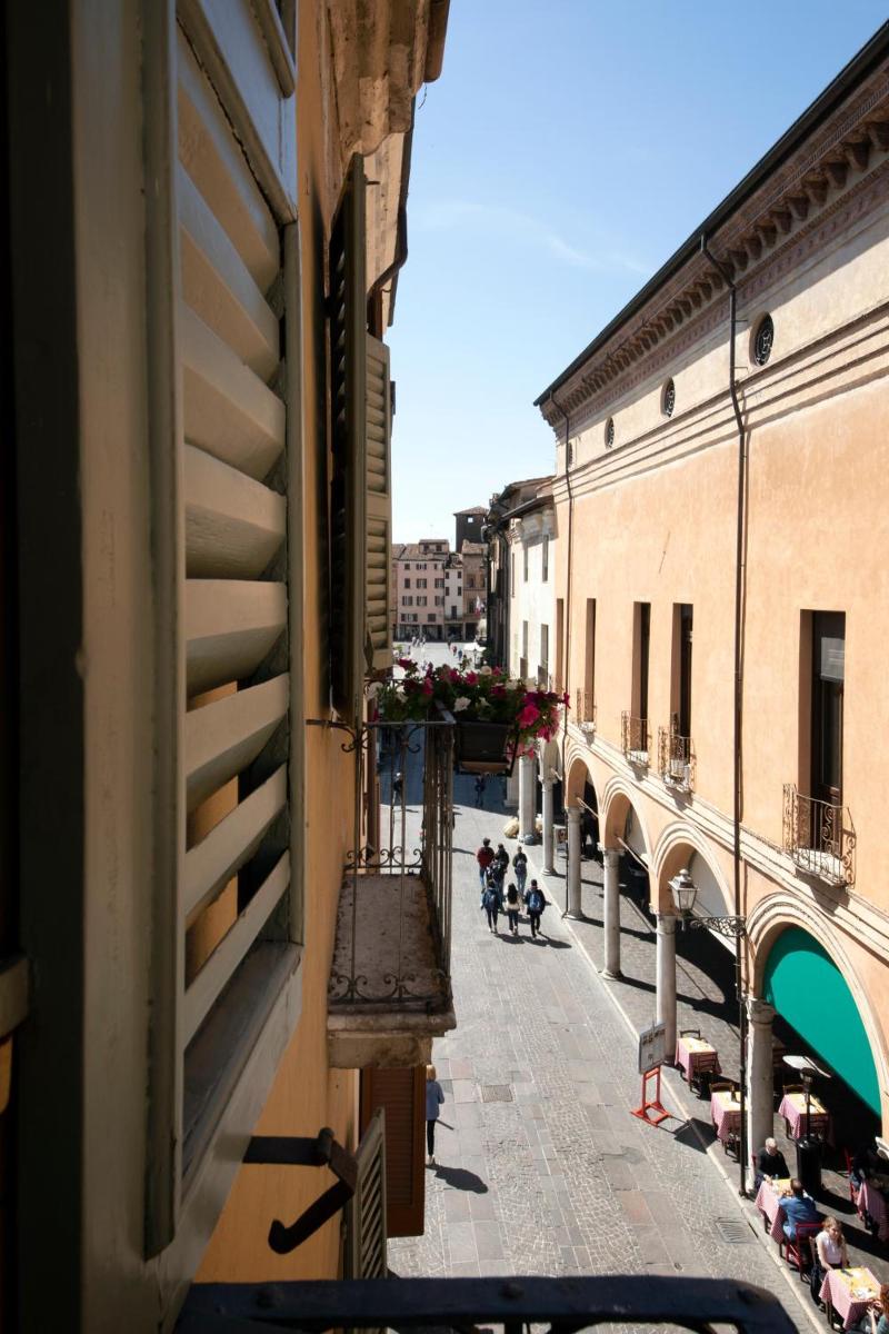 Hotel Broletto image