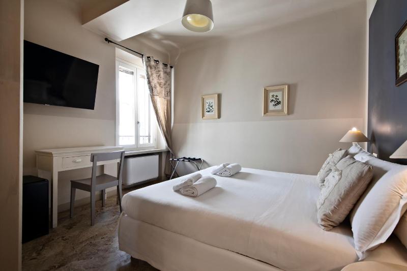 Hotel Broletto image