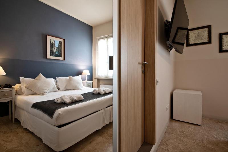 Hotel Broletto image