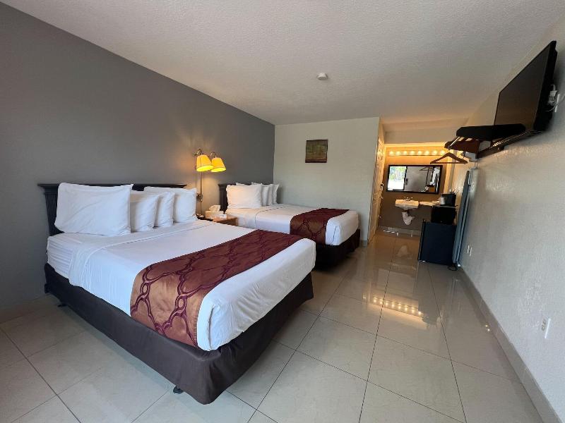 Garden Inn Homestead - Image 7