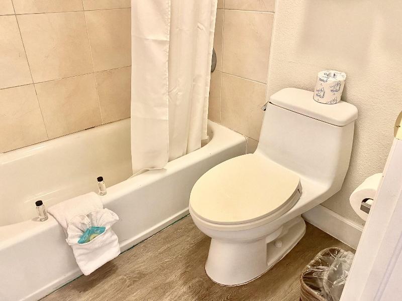 Garden Inn Homestead - Image 10