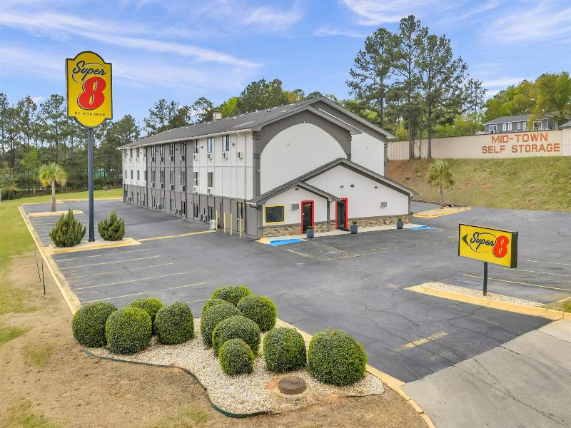 Super 8 by Wyndham Warner Robins