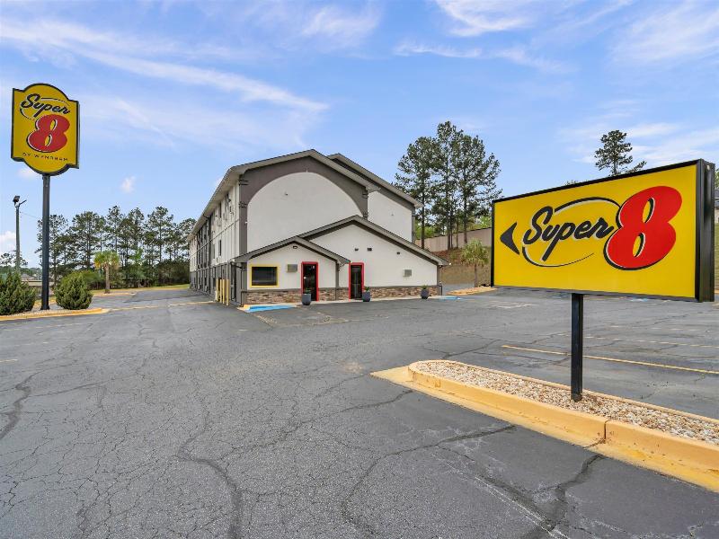 Super 8 by Wyndham Warner Robins