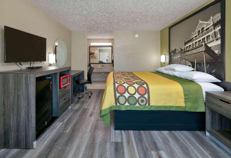 Super 8 by Wyndham Mobile/Tillmans Corner image
