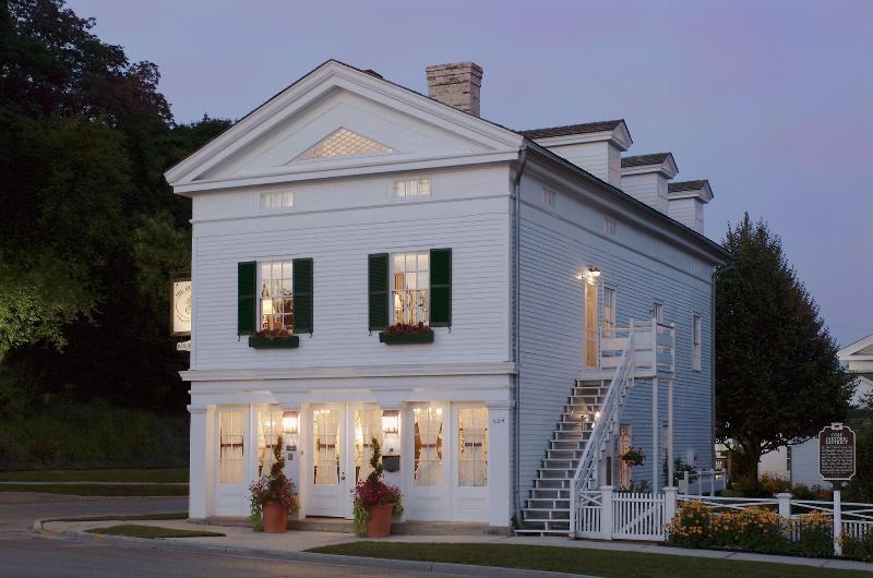 The Rochester Inn, A Historic Hotel image