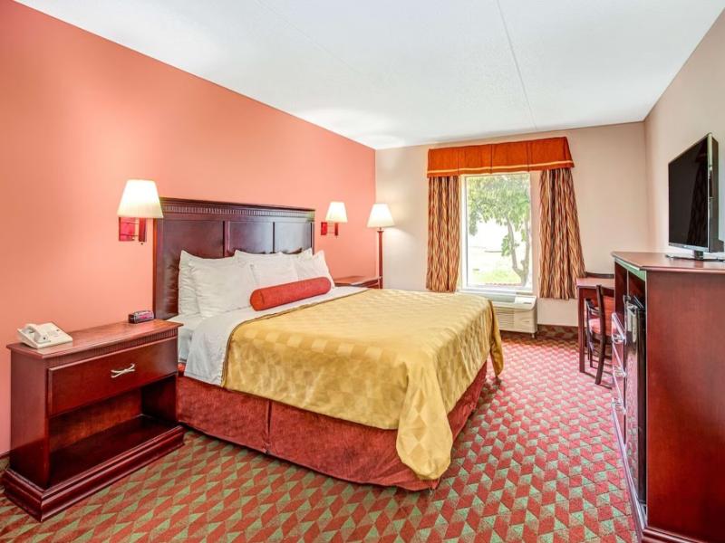 Ramada by Wyndham Murfreesboro image