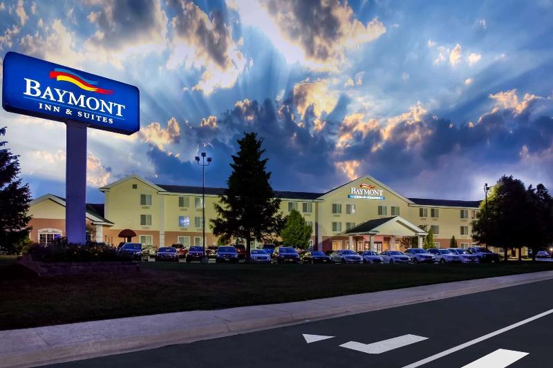 Baymont by Wyndham Mackinaw City image