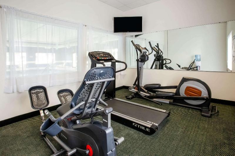 Baymont by Wyndham Mackinaw City image
