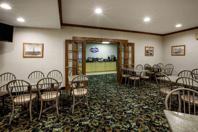 Baymont by Wyndham Mackinaw City image
