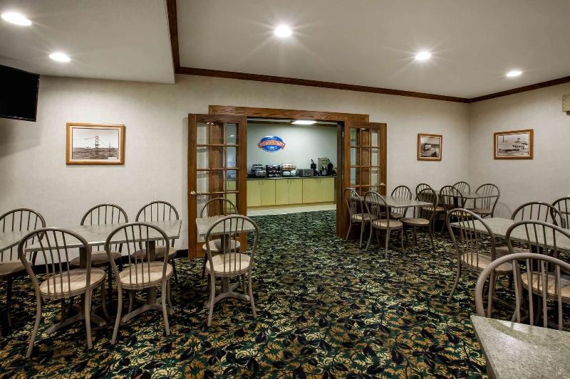 Baymont by Wyndham Mackinaw City image