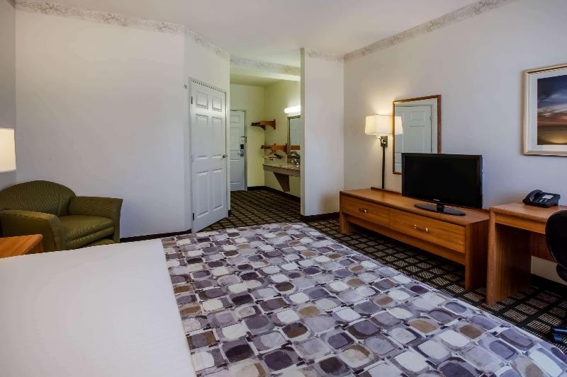 Baymont by Wyndham Mackinaw City image