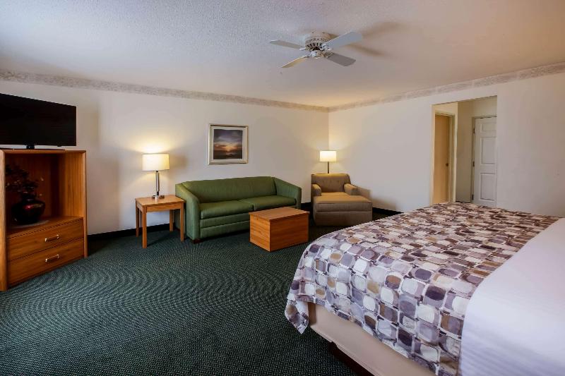 Baymont by Wyndham Mackinaw City image