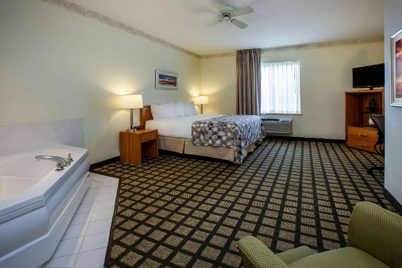 Baymont by Wyndham Mackinaw City image