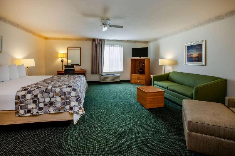 Baymont by Wyndham Mackinaw City image