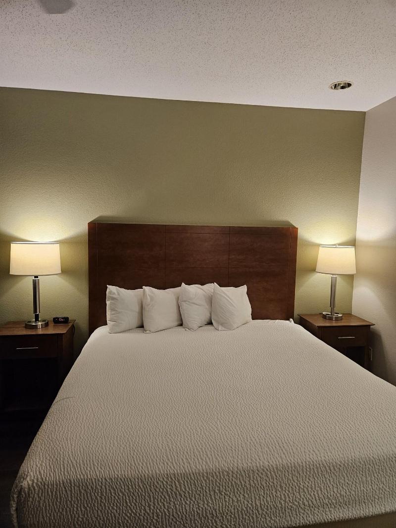 Baymont by Wyndham Mackinaw City image