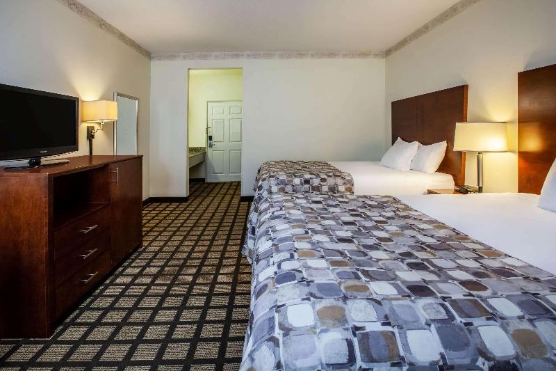 Baymont by Wyndham Mackinaw City image