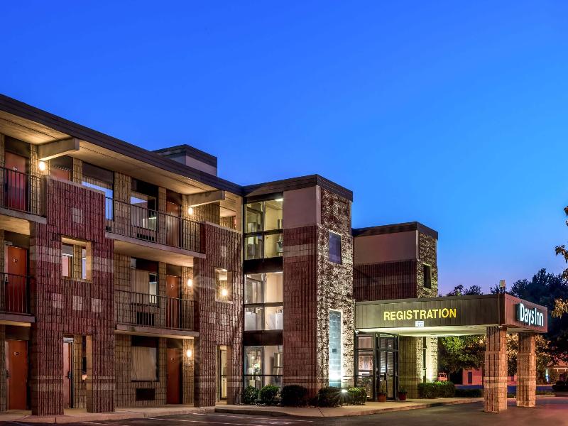 Days Inn by Wyndham Vineland image