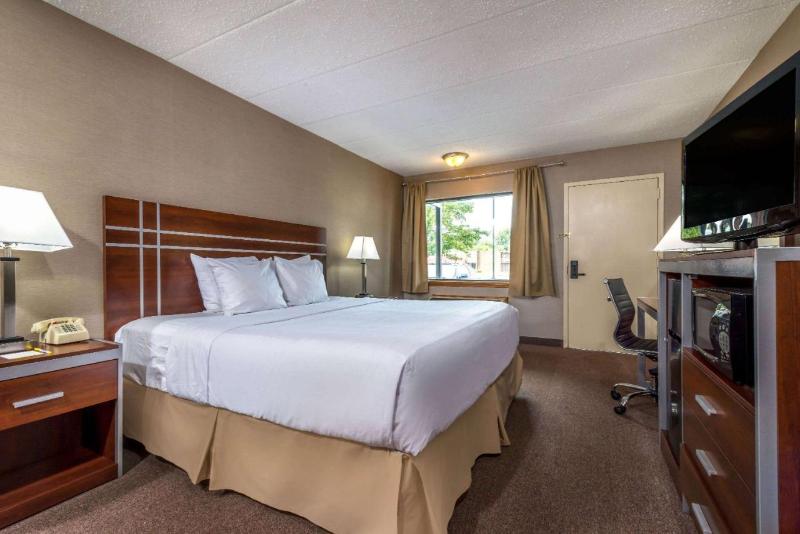 Days Inn by Wyndham Vineland image