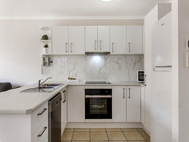Coolum Beach Getaway Resort image