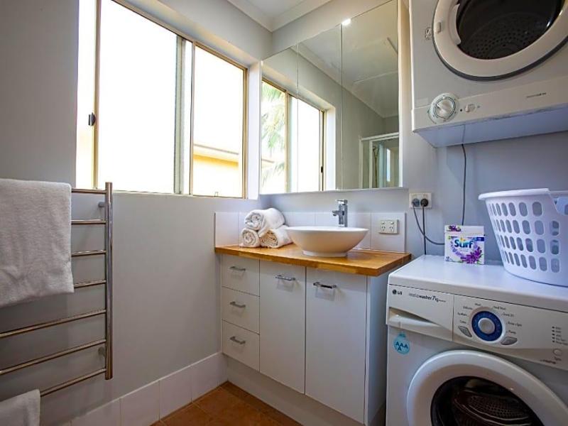 Coolum Beach Getaway Resort image