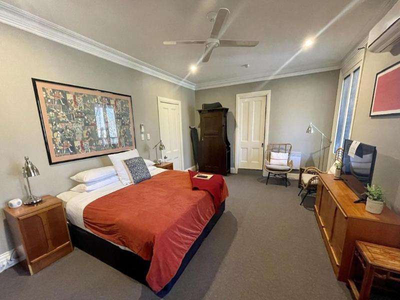 Athelstane House image